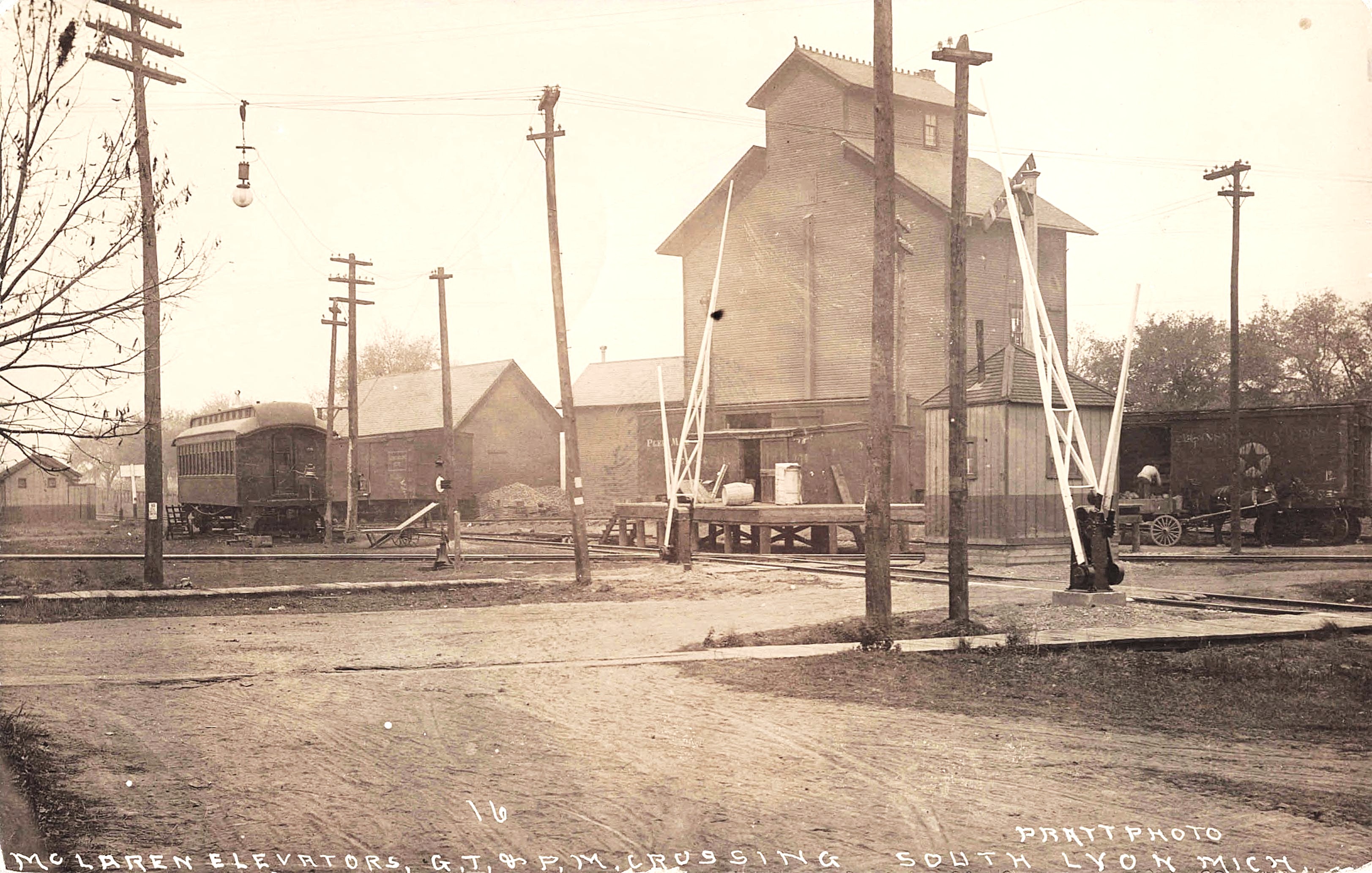 South Lyon crossing shanty